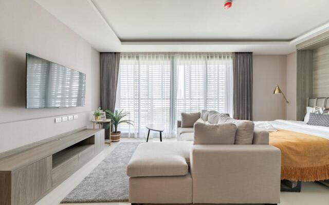 Sukhumvit Asok Modern Suite