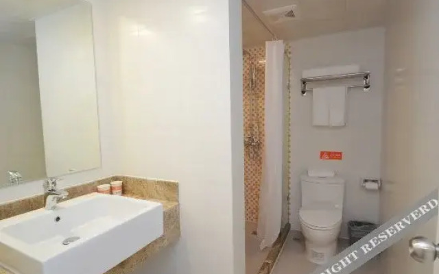 Home Inn (Nanjing Hongqiao Center Saipailou Street)