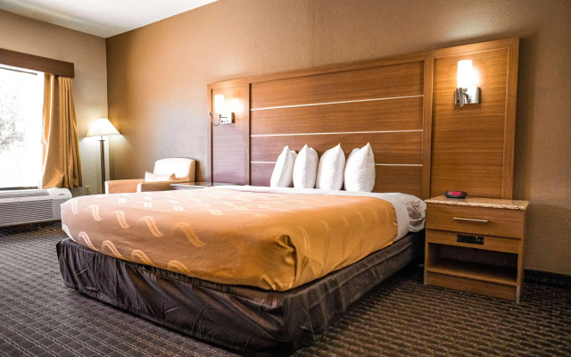 Quality Inn & Suites near Six Flags - Austell