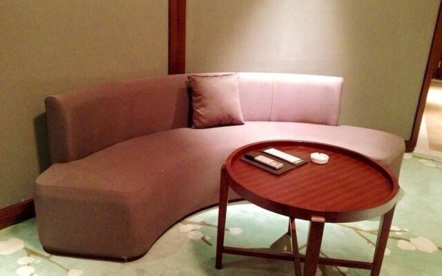 Higher Hotel Yacht Club