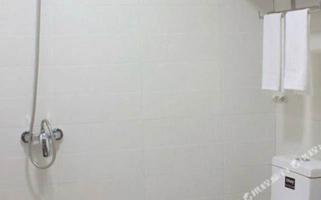 Zuolin Business Hotel