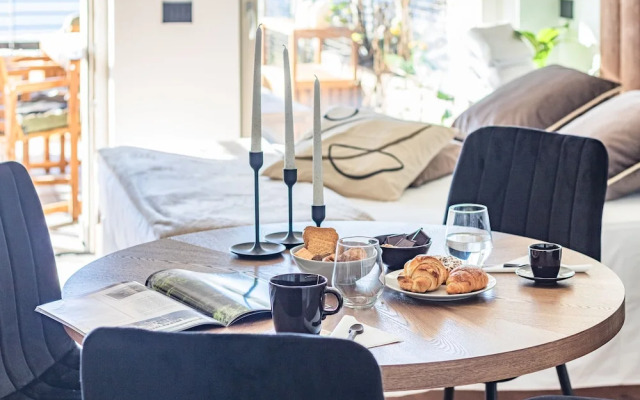 Aurora Apartment in Como
