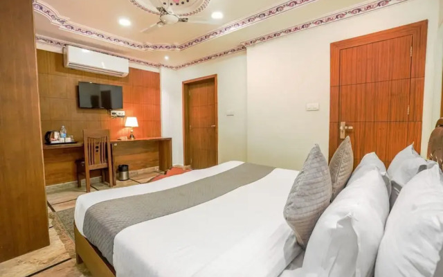 Royal Rafahiya - A Rooftop Lake View Hotel Near Lake Pichola