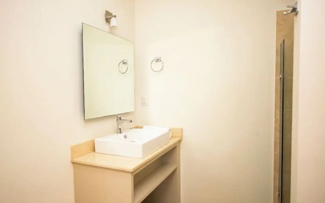 Elegant Condo at Playa Brujas