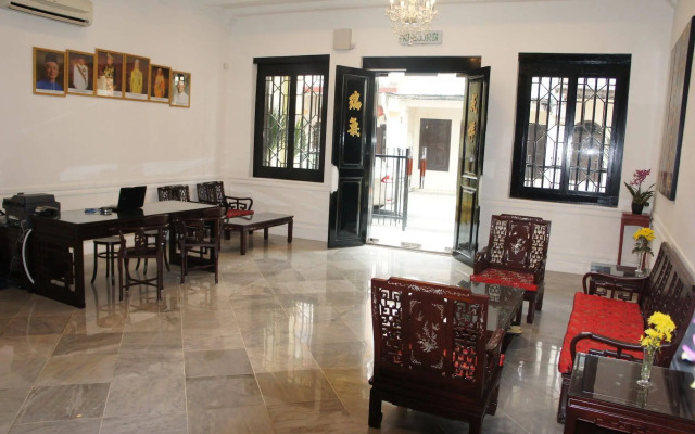 Heeren Palm Suites