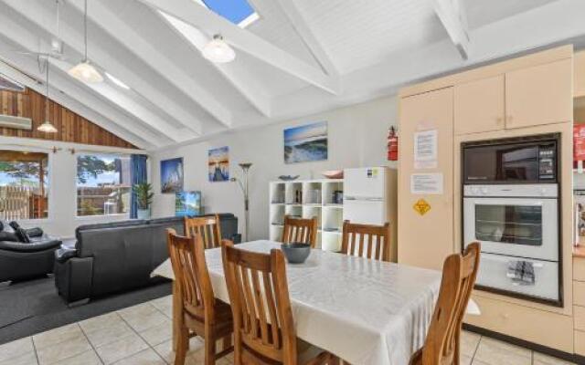 Black Dolphin Waterfront Townhouse - Bay Views