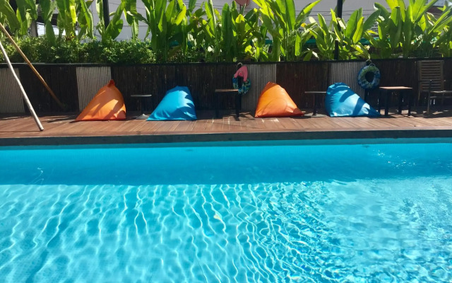 Crystal Jade Hotel
