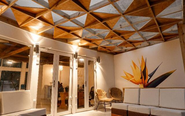 Paradise Beach Hotel & Resort