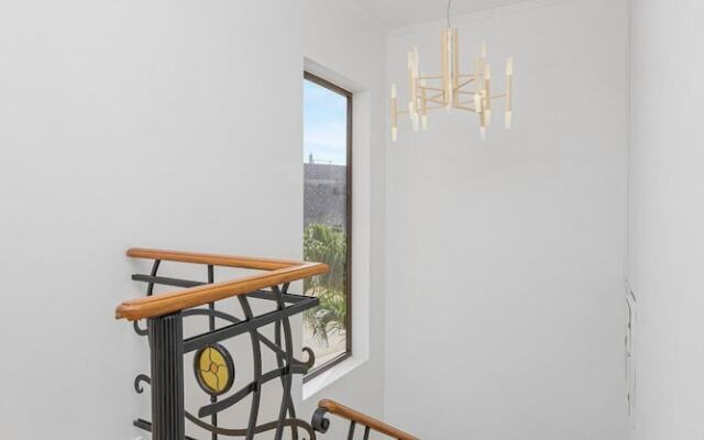 4BR Villa Gold Coast w Pool