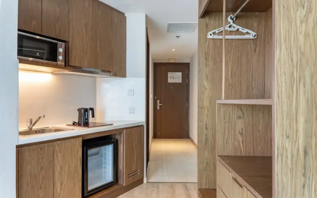 LYN Panorama Beachfront Studio