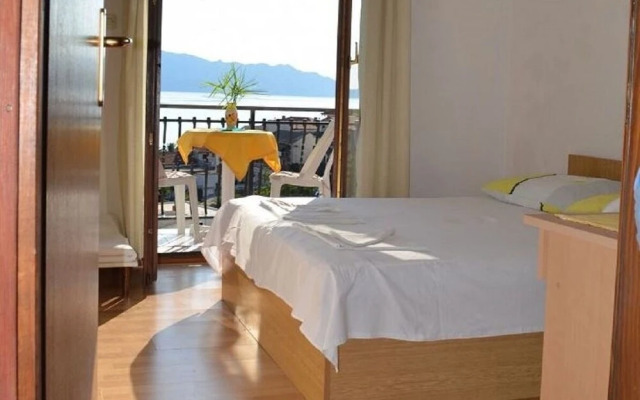 Jozo - 150 m From Pebble Beach - A3