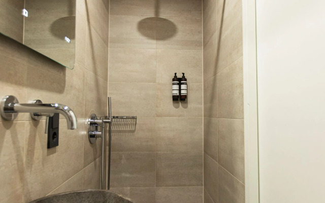 Quentin Hotel Golden Bear