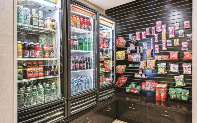 La Quinta Inn and Suites The Woodland South