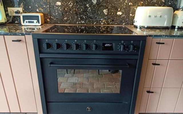 Mademoiselle Nineth met sauna