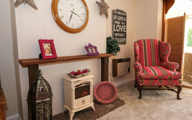 Windmill Palm Cottage