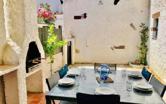 Charmante maisonnette avec piscine communautaire, idéale vacances familiales