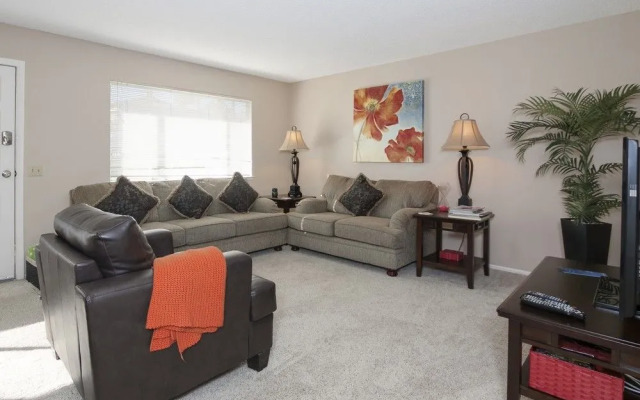 2BR Fabulous Palm Desert Condo by RedAwning