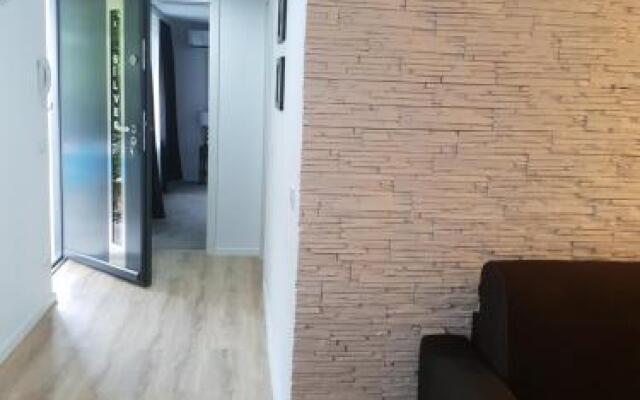 For You Apartments Gold & Silver