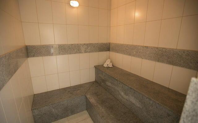 Biarritz Hplus Long Stay