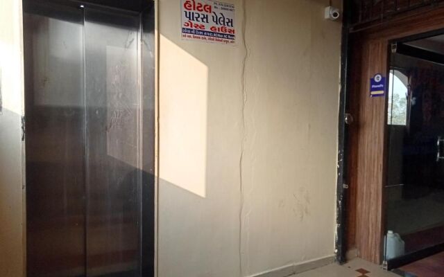 OYO Spot on  8592 Hotel Paras Palace