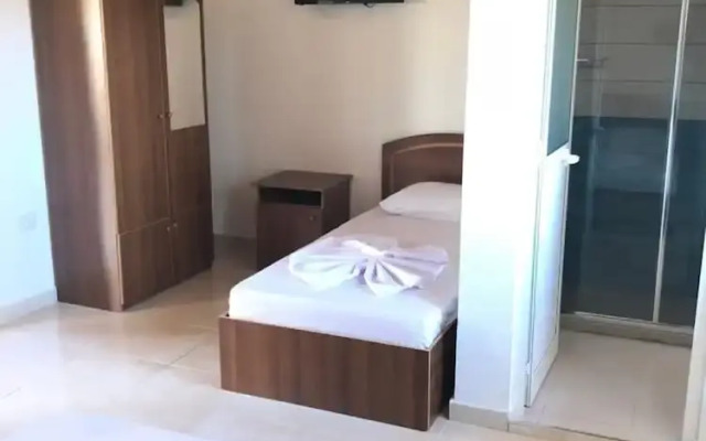 Hotel Lakaj 2