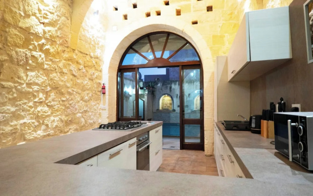 Mixel Gozitan Villa and Pool