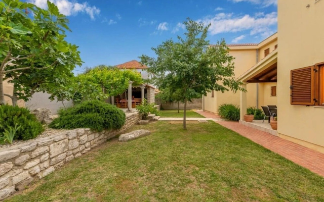 Bosko - 30m From the sea With Parking - SA2