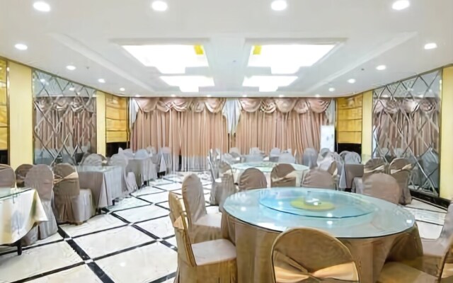 Fuyun Riverside Holiday Hotel (Riverside Scenic Area)