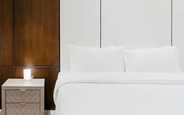 Three BR Spacious & Luxurious Flat in Hittin