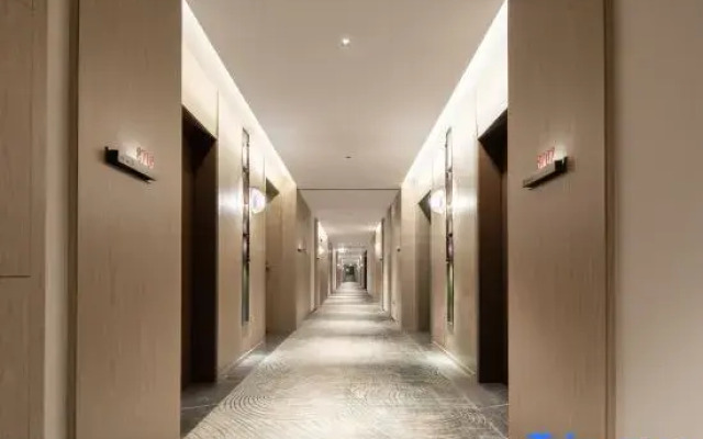 Mehood Lestie Wuhan  Wuhuan Sports Center Hotel
