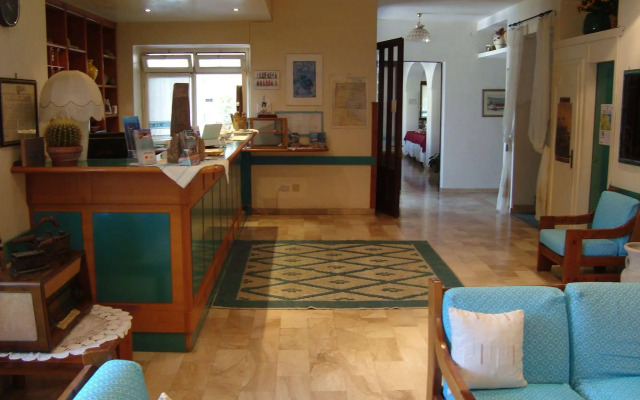 Hotel Sandalyon