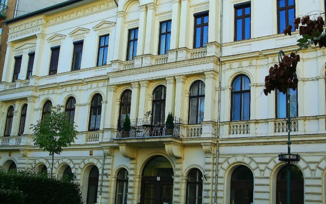 Budapest Center Apartments-Tomy