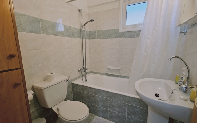 141 LCA - Stay Miracle Apartment