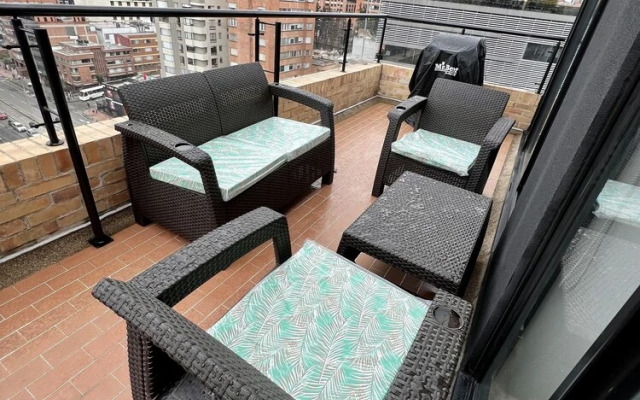 Beautiful Loft With View of Los Cerros Capitalinos