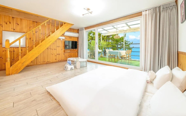 Yeosu Hi Mom Kids Family Pension Black