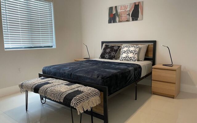 Little Habana Aparts close to Calle 8