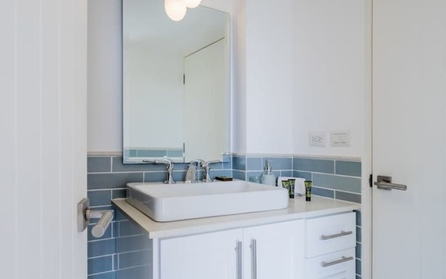 w Lovely 3BR With Modern Balcony in Panama