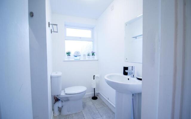 Dreamwood Apartment by Southwest Rooms - Free Parking & Netflix