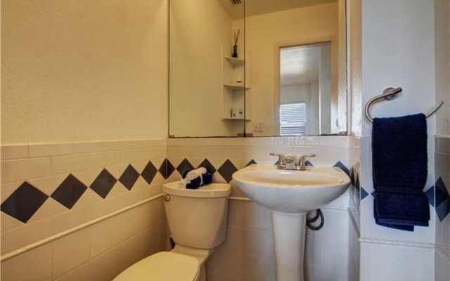 Sunshine's Hideaway by RedAwning