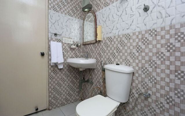 OYO 13592 Royal Stay Inn