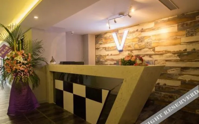 V Theme Theater Hotel  (Chongqing University Town Xijie)