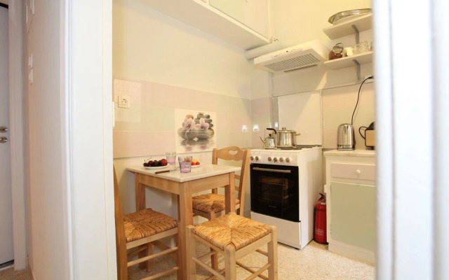 Your address in Koukaki