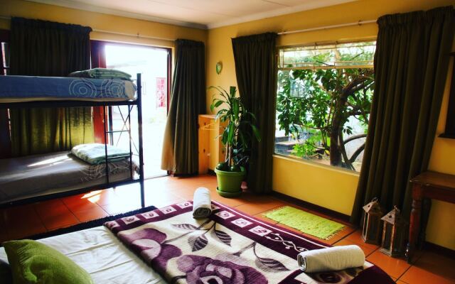 HomeBase Melville - Hostel