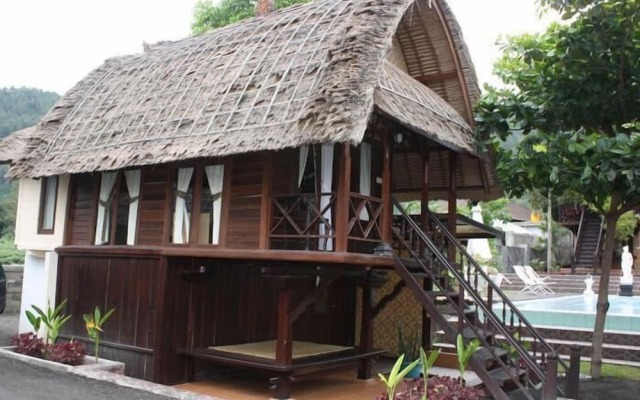 Batur Lakeside Huts