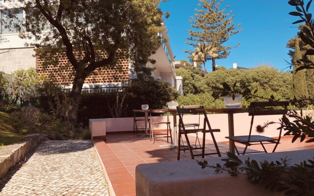 Soul Lab Residency Estoril - Hostel