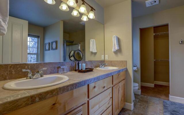 Hollygrape Escape 30 Day Minimum