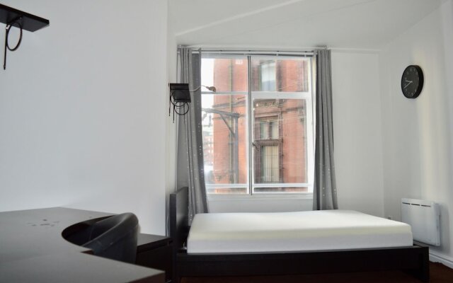 Spacious 3 Bedroom Apartment In Manchester