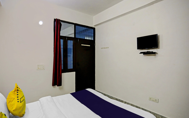 Goroomgo Raj hotel vip Noida
