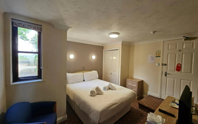 Marsh Farm Hotel
