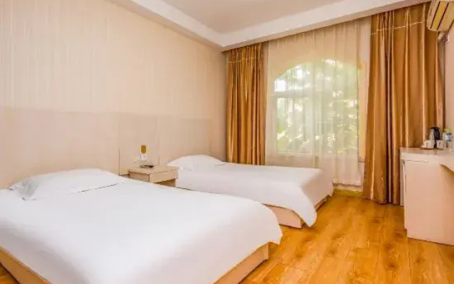 Elan Hotel (Qingdao Zhongshan Road)